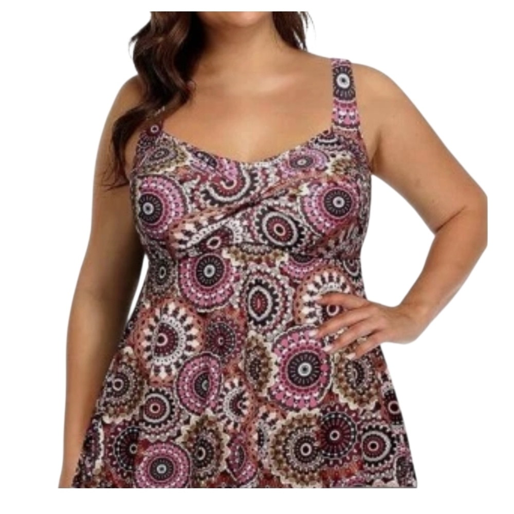 AQUA EVE - 24W Patterned Tankini Top and Black Shorts - Picture 5 of 9